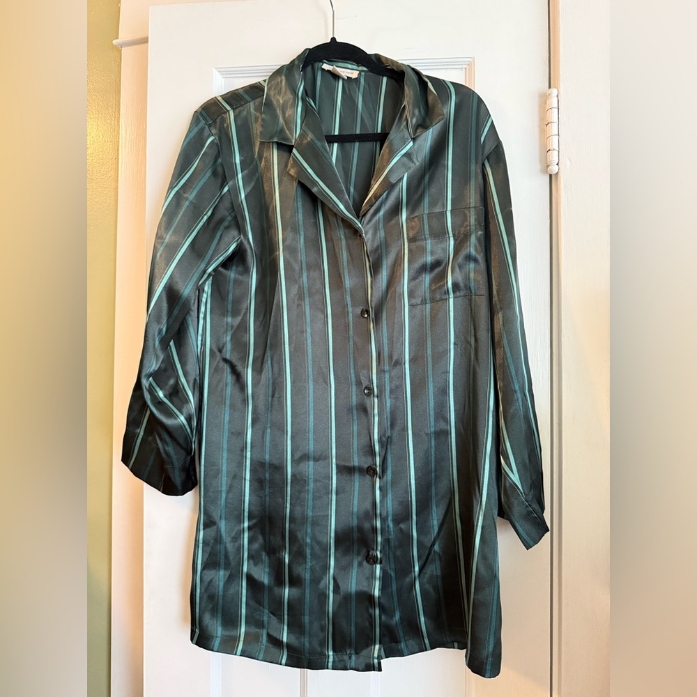 Vintage Green JONES NEW YORK Satin Button Down Top Size Medium